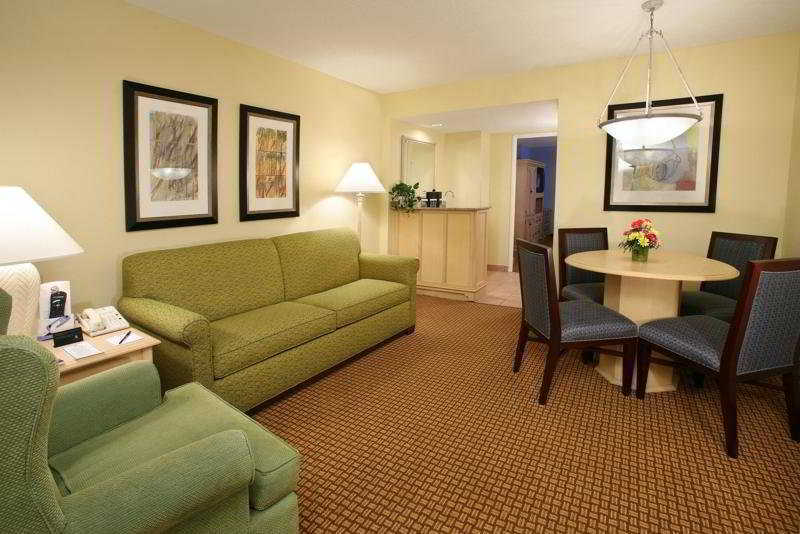 Embassy Suites By Hilton Orlando Lake Buena Vista Resort Room photo